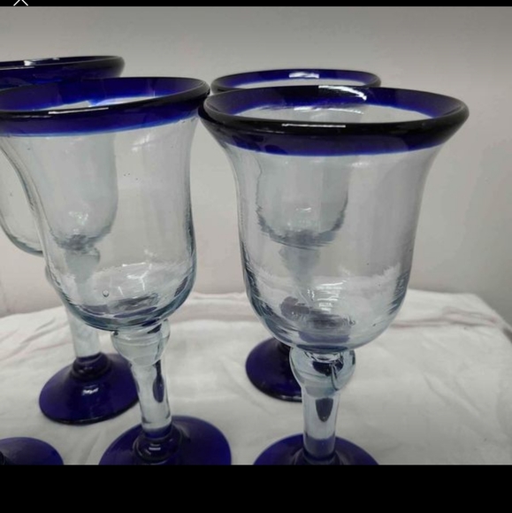 5 Vintage Large Hand Made Blown Mexican Wine Cocktail Glasses Blue Rim & Base. - Picture 12 of 16